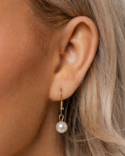 Load image into Gallery viewer, Complete Look - Starfish Song - Starfish Single - Paparazzi Accessories