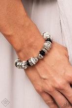 Load image into Gallery viewer, Simply Santa Fe - Complete Trend Blend - Fashion Fix October 2023 - Paparazzi Accessories