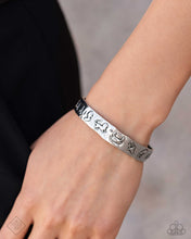 Load image into Gallery viewer, Sunset Sightings - Complete Trend Blend - Fashion Fix - August 2024 - Paparazzi Accessories