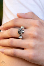Load image into Gallery viewer, Simply Santa Fe - Complete Trend Blend - Fashion Fix - March 2024 - Paparazzi Accessories