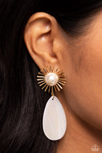 Load image into Gallery viewer, Sunburst Sophistication - Gold - Paparazzi Accessories