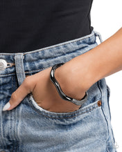 Load image into Gallery viewer, Waving Hello - Black - Paparazzi Accessories