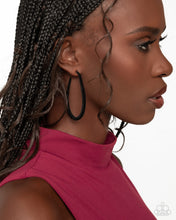 Load image into Gallery viewer, The Right Angle - Black - Paparazzi Accessories