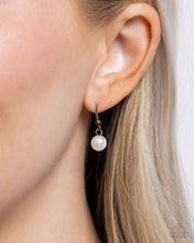 Load image into Gallery viewer, Fresh Facets - Brass - Paparazzi Accessories