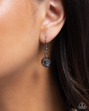 Load image into Gallery viewer, Refulgent Reformation - Green - Paparazzi Accessories
