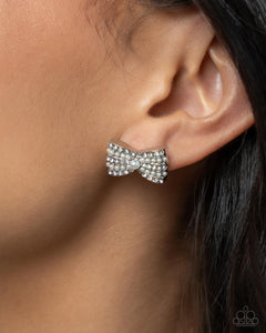Complete Look - Admirable Aria - Adorable Aria - White - Paparazzi Accessories