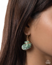 Load image into Gallery viewer, Seashell Spotlight - Green - Paparazzi Accessories