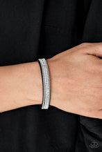 Load image into Gallery viewer, Babe Bling - Black - Paparazzi Accessories