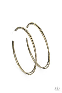 Curved Couture - Brass - Paparazzi Accessories