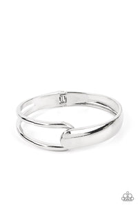 Couture-Clutcher - Silver - Paparazzi Accessories