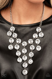 Spotlight Stunner - Blockbuster - Paparazzi Accessories