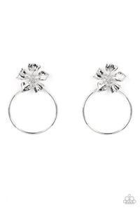 Buttercup Bliss - Silver - Paparazzi Accessories
