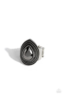 Dandy Highwayman - Silver - Paparazzi Accessories