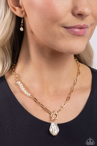 Courting Cosmopolitan - Gold - Paparazzi Accessories