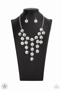 Spotlight Stunner - Blockbuster - Paparazzi Accessories
