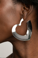 Heart-Racing Radiance - Silver - Paparazzi Accessories